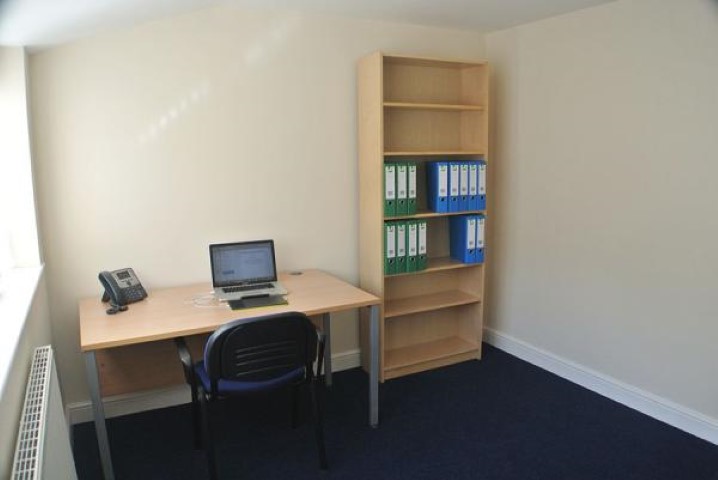 Small office to let in Buxton